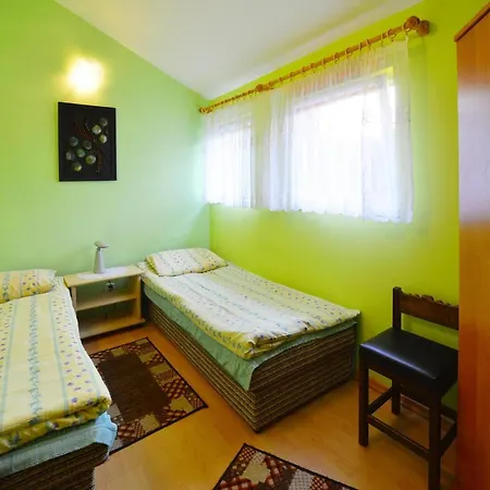 Hébergement de vacances Home, *